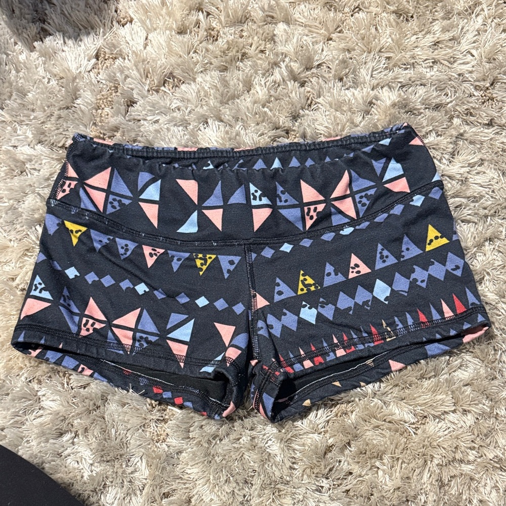 Fleo Black Geometric Athletic Shorts